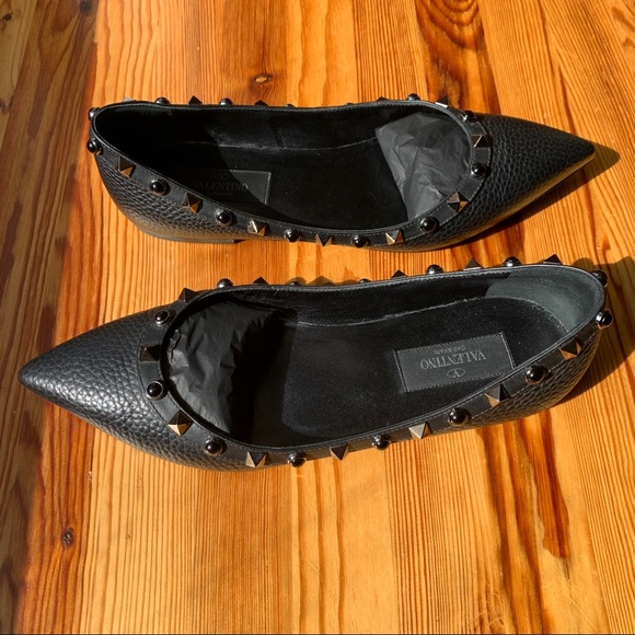 Valentino Garavani Rockstud Black Leather Flats - Picture 14 of 15